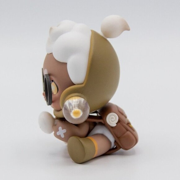 Pop Mart Skullpanda Ancient Castle Series: The Boring Explorer - Picture 6 of 7